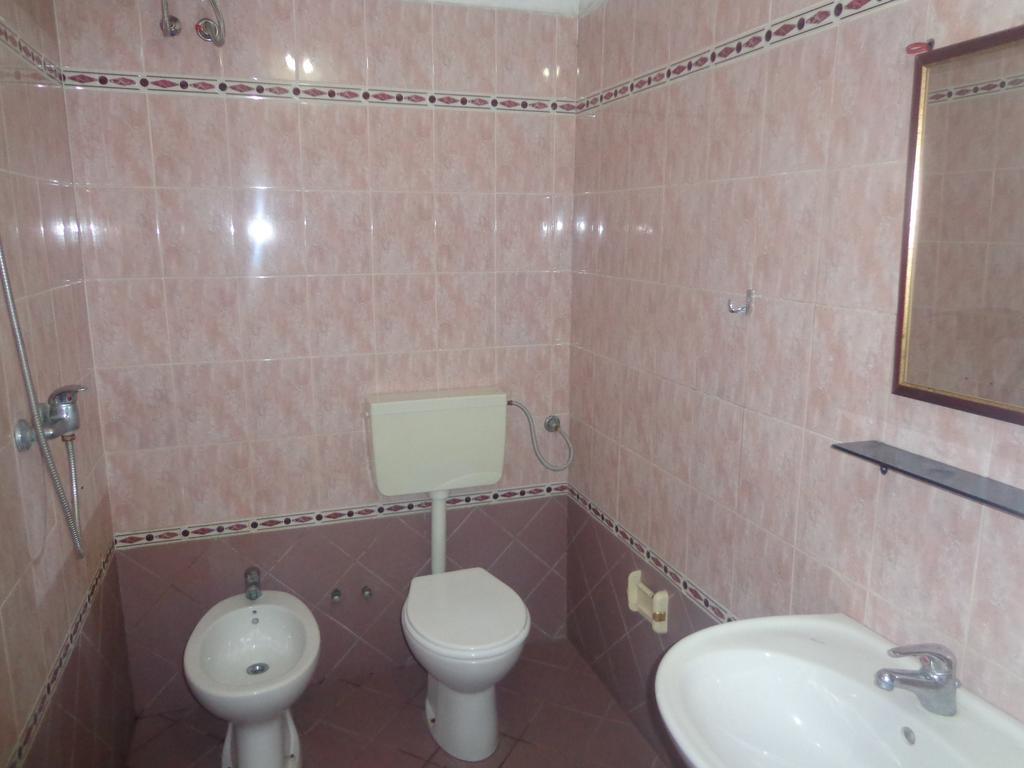 Hotel Nacional Durrës Habitación foto
